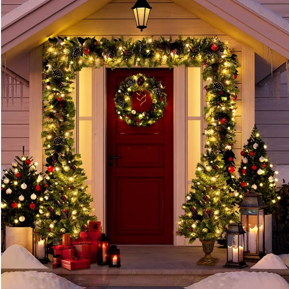 Vorbeleuchteter künstlicher Weihnachtsbaum
4-teiliges Weihnachtsset, Girlande, Kranz und 2 Eingangsbäume für Weihnachten