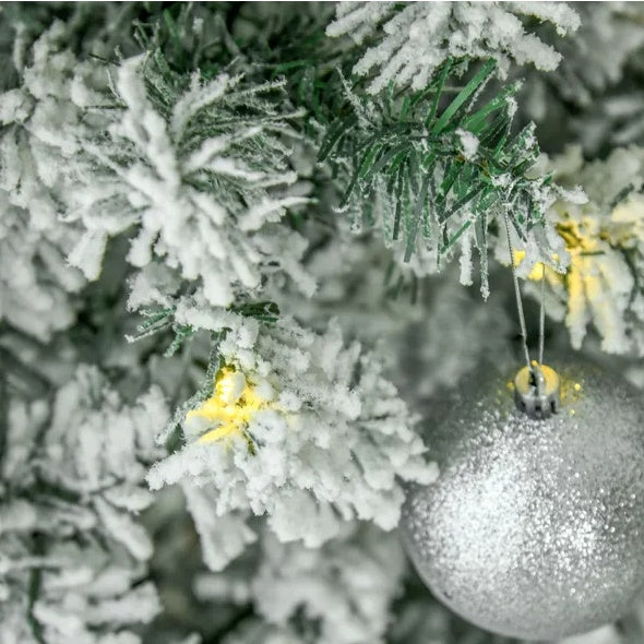 9 Fuß vorbeleuchteter, schneebeflockter Slim
Künstliche Weihnachten aus Douglasie
Baum mit realistischen Zweigen, 550
LED-Leuchten und 988 Tipps